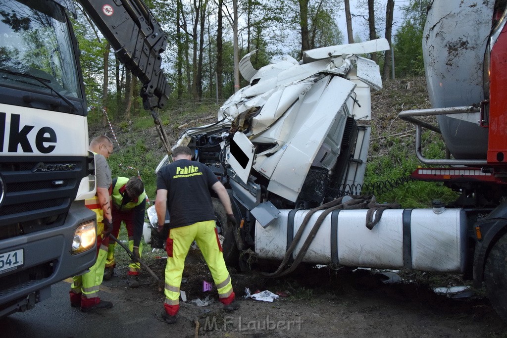 VU Gefahrgut LKW umgestuerzt A 4 Rich Koeln Hoehe AS Gummersbach P530.JPG - Miklos Laubert